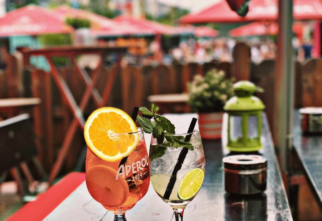 ALLES HAT EIN ENDE NUR DIE WURST HAT ZWEI!